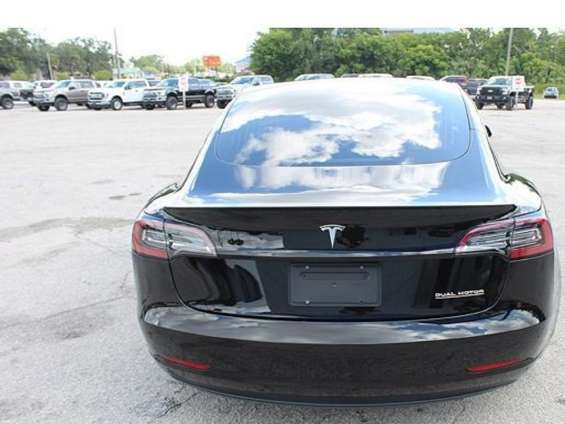 Fotos de Tesla model 3 4